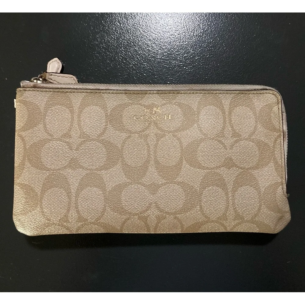 💥Authentic Coach Signature Canvas wallet in excellent condition! 💥 - Picture 1 of 10